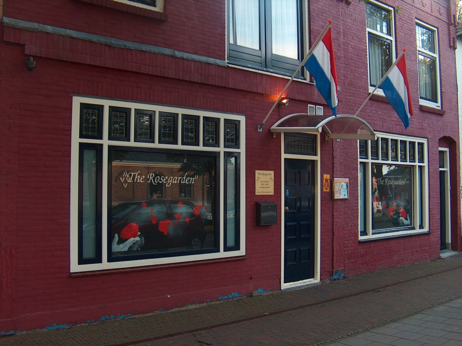 Ylona Meeuwis, de eigenaresse van club The Rosegarden in Den Helder